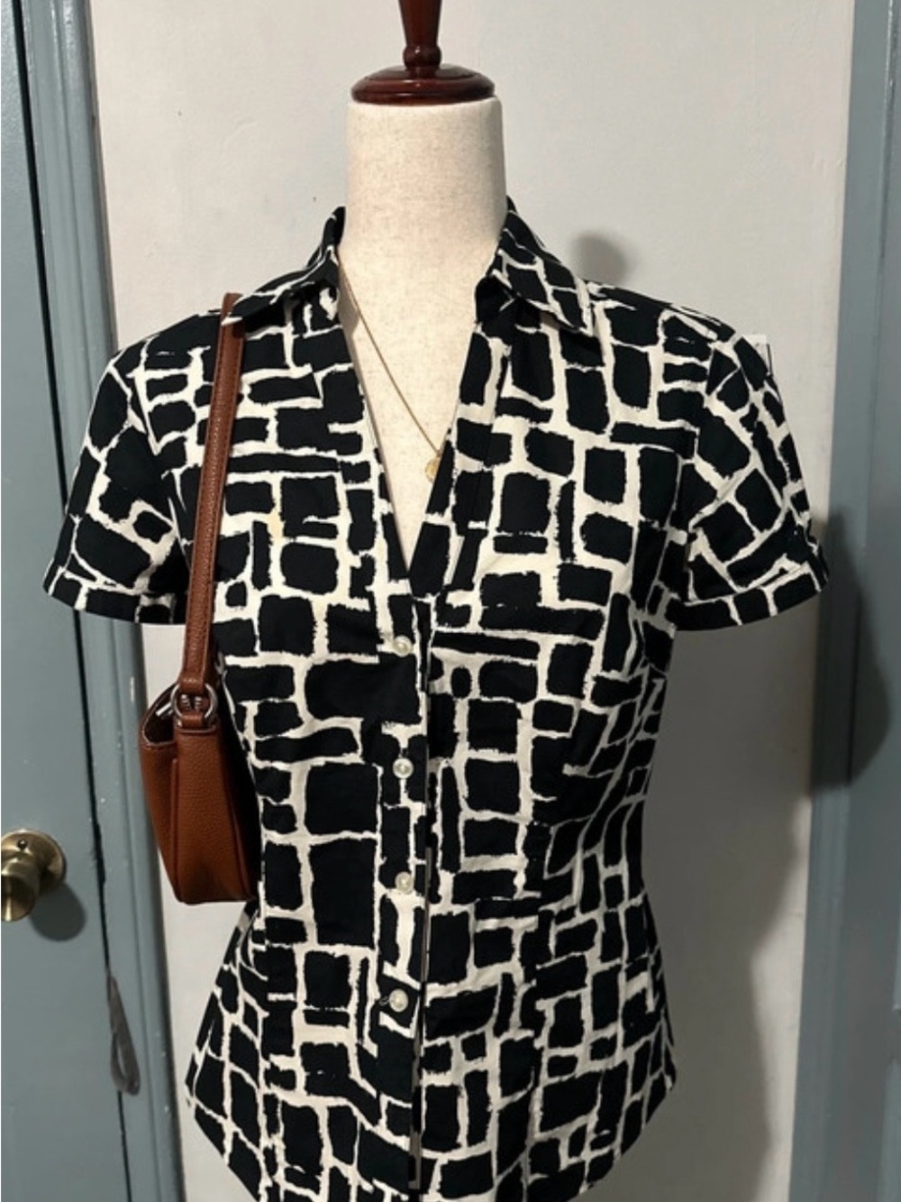 Ann Taylor Black and White Geometric Blouse